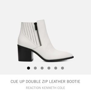 White ankle boots 💕